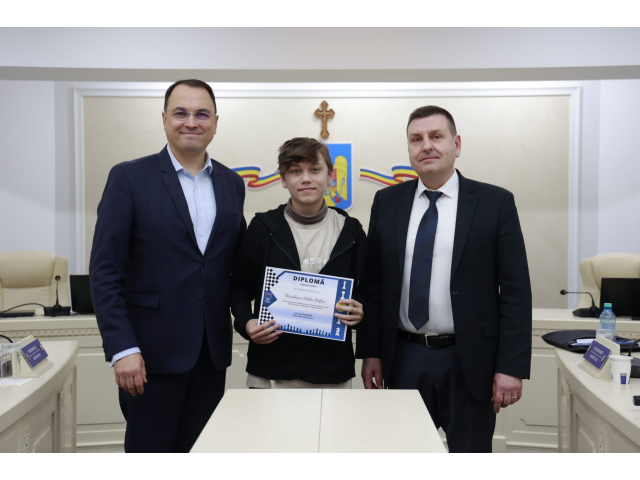 Sportivul Adelin Ștefan Dăscălescu a fost premiat pentru participarea și clasarea pe locul I la Concursul Național Școlar de Șah „Elisabeta Polihroniade”