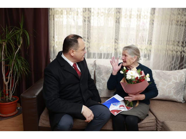 Focșăneancă de 99 ani premiată în prima zi de primăvară